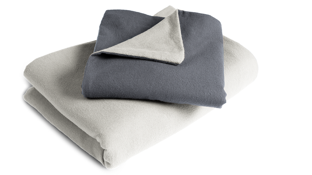 Juego de funda nórdica franela BODYGUARD® en color antracita, compuesto por funda de almohada y funda de edredón.