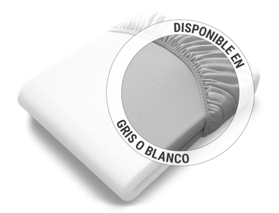 La sábana ajustable BODYGUARD® de jersey en blanco, doblada: Enfoque en la sábana en la variante de color plateado. Texto: Disponible en plata o blanco.